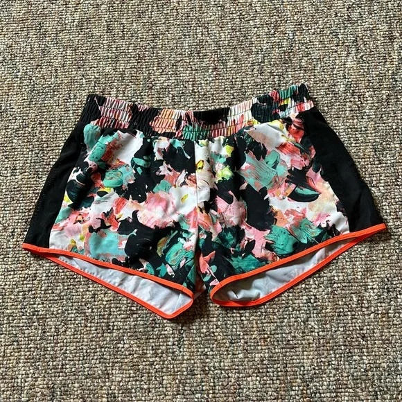 Bright print exercise shorts - Picture 1 of 2